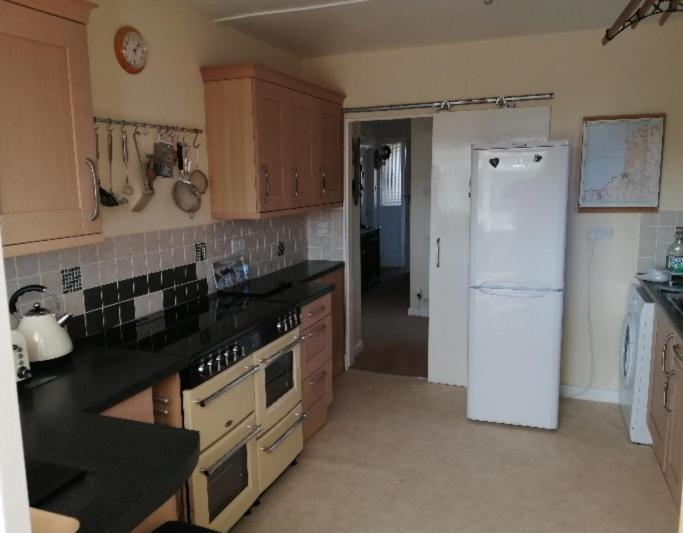 Curlews Cottage - House With 3 Bedrooms And Garden - Walking Distance To The Beach Perranporth Exterior photo